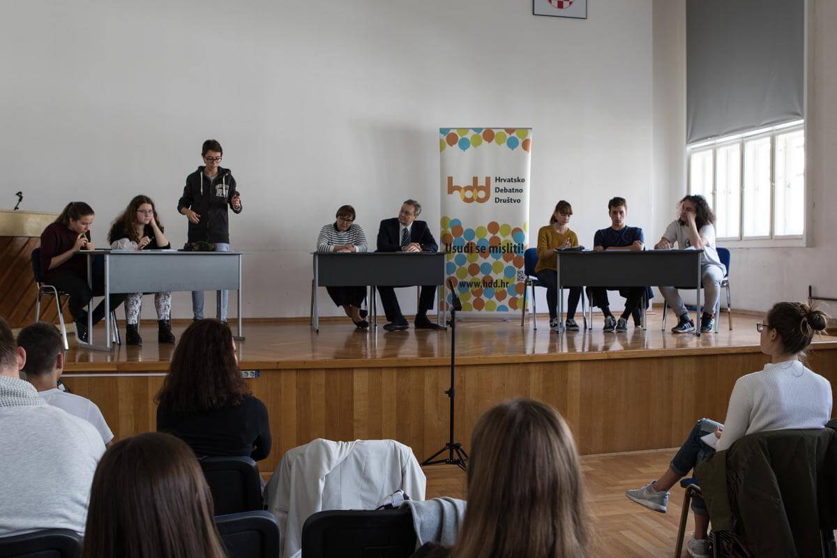 Debata srednjoskolaca slika 2